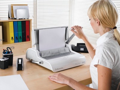 Fellowes Perforelieuse plastique Pulsar +300, blanc/argent Fellowes Perforelieuse plastique Pulsar +300, blanc/argent