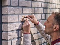 tesa Vis adhésive pour brique, triangulaire, 5,0 kg tesa Vis adhésive pour brique, triangulaire, 5,0 kg