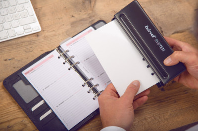 Perforateur à système de reliement, Modèle T-5005, pour