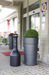 Rubbermaid Cendrier sur base Infinity Genie, rond, noir Rubbermaid Cendrier sur base Infinity Genie, rond, noir