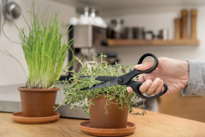 LEITZ ciseaux titane anti-adhésive, pointu, longueur: 180 mm, noir