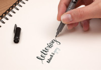 Tombow Stylo de calligraphie Fudenosuke Twin, noir/gris Tombow Stylo de calligraphie Fudenosuke Twin, noir/gris