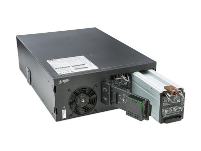 APC : SRT6KRMXLI-6W 6KVA 230V RCK MNT avec 6 YEAR Garantie PACKAGE