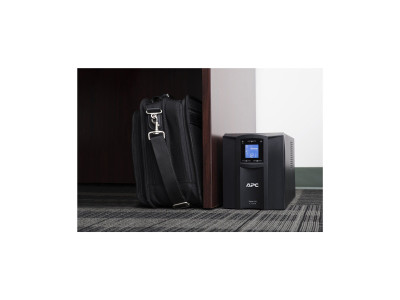 APC : APC SMART-UPS C 1500VA LCD 230V avec SMARTCONNECT