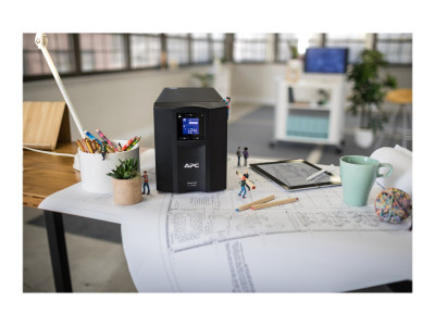 APC : APC SMART-UPS C 1500VA LCD 230V avec SMARTCONNECT