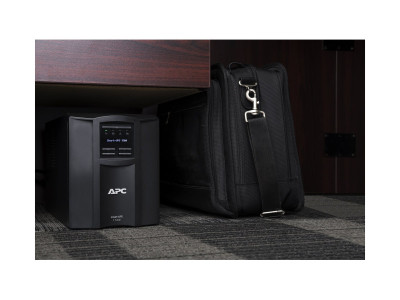 APC : APC SMART-UPS 1500VA LCD 230V avec SMARTCONNECT