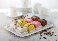 Assiettes en carton PAPSTAR « pure », carrées, 165 x 230 mm, blanches, 250 unités