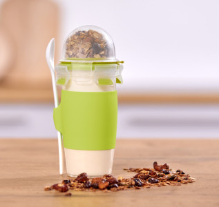 emsa Mug pour yaourt CLIP & GO, avec cuillère et récipient