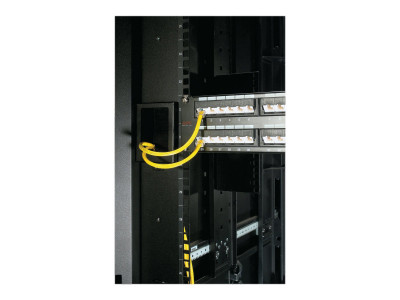 APC : NETSHELTER SX 750MM MOUNTING RAIL BRUSH STRIPS