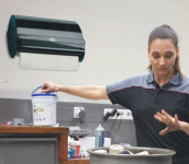 Distributeur de rouleau de nettoyage TORK, noir Distributeur de rouleau de nettoyage TORK, noir