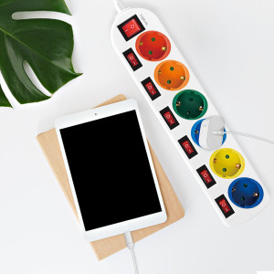 Multiprise LogiLink, 6 prises avec 7 interrupteurs, multicolore