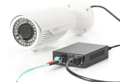 DIGITUS Convertisseur de médias Gigabit PoE, RJ45 / SFP, PSE