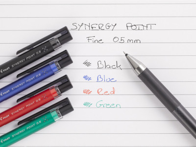 PILOT Stylo roller SYNERGY POINT 0.5, bleu