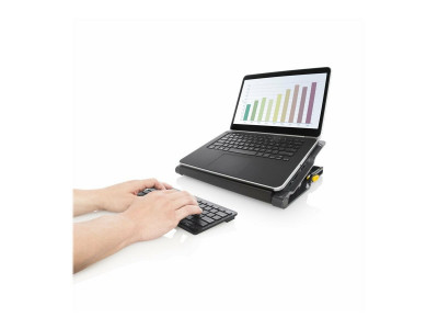 Targus : CHILL MAT+ avec 4-PORT HUB 2.0