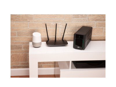 APC : APC EASY UPS 700VA 230V AVR SCHUKO SOCKETS