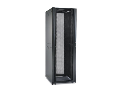 APC : NETSHELTER SX 45U 750MM WIDE X 1070MM DEEP ENCLOSURE avec SI