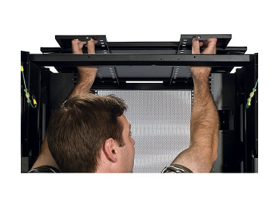 APC : NETSHELTER SX 45U 750MM WIDE X 1070MM DEEP ENCLOSURE avec SI