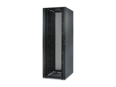 APC : NETSHELTER SX 45U 750MM WIDE X 1070MM DEEP ENCLOSURE avec SI