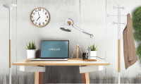 UNiLUX Lampadaire à LED PRYSKA, dimmable, hêtre/noir UNiLUX Lampadaire à LED PRYSKA, dimmable, hêtre/noir
