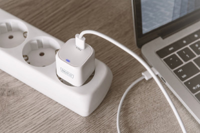 DIGITUS Mini Adaptateur de charge USB-C, 20 watts, blanc