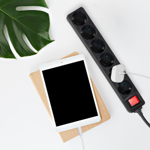 Multiprise LogiLink 6 prises avec interrupteur, noir