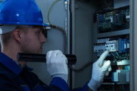 ANSMANN Lampe de poche LED Future T300F, IP54, noir ANSMANN Lampe de poche LED Future T300F, IP54, noir