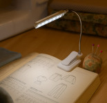 KLEIBER Mini Lampe à pince LED, à piles, blanc KLEIBER Mini Lampe à pince LED, à piles, blanc