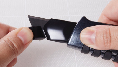 NT Cutter PMGL-EV02, boîtier en aluminium, 18 mm, noir