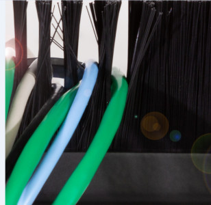 LogiLink Brosse passe-câbles, pour armoire réseau & serveur