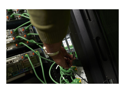 APC : NETSHELTER RACK PDU ADVANCED METERED 17.3KW 3PH 415V 30A 530P