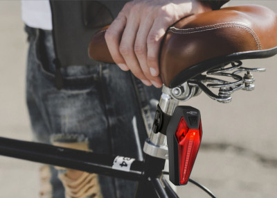 ANSMANN Fahrrad-LED-Rückleuchte mit Bremslichtfunktion