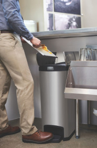 Rubbermaid Collecteur à pédale Slim Jim, 50 litres, noir