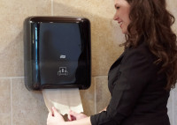 TORK Matic Rouleau d'essuie-mains, 2 couches, 150 m, naturel TORK Matic Rouleau d'essuie-mains, 2 couches, 150 m, naturel