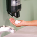 TORK Mini-distributeur de savon ELEVATION, blanc