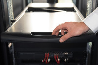 DIGITUS Modulare HD LCD KVM Konsole mit 48,26 cm (19