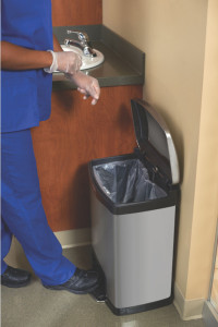 Rubbermaid Collecteur à pédale Slim Jim, en métal, 30 litres