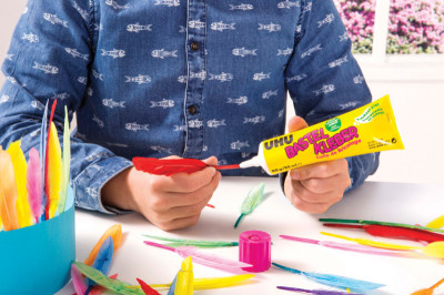 UHU Présentoir scolaire 2025: Colle pour loisirs créatifs