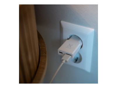 Xtorm : 25W GO2 SLIMLINE CHARGER - WHITE
