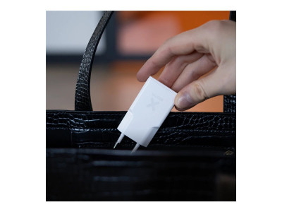 Xtorm : 33W GO2 SLIMLINE CHARGER - WHITE