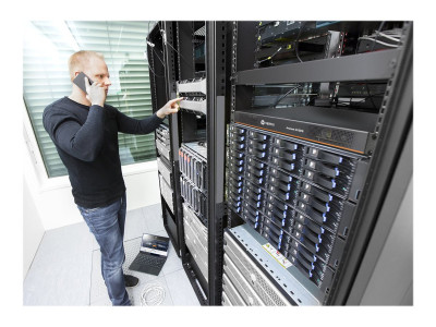 Vertiv : 16 PORT AUTOVIEW KVM avec 1 LOCAL et 1 REMOTE USERS