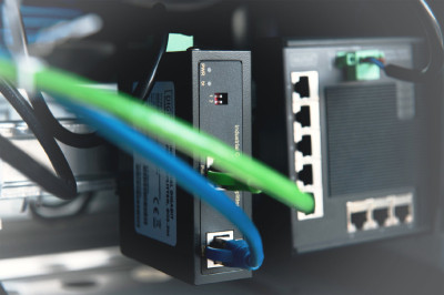 DIGITUS Industrieller Gigabit PoE++ Splitter, 802.3bt