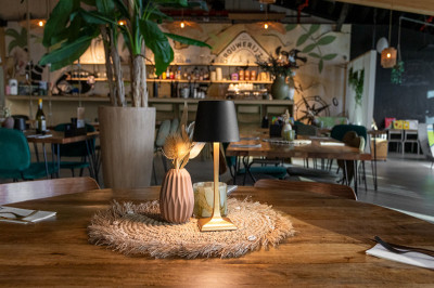 Securit Lampe de bureau LED rechargeable ROME, or/noir