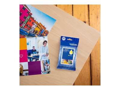 Brother : YELLOW INK cartridge STANDARD YIELD OF 900 PAGES pour THE J4XXX