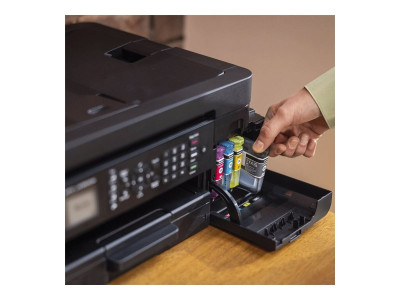 Brother : CYAN INK cartridge STANDARD CAPACITY OF 900 PAGES pour THE J4