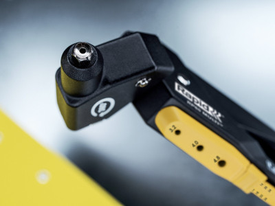 Rapid Pince à riveter RP60 Multi, tête pivotante, bleu/jaune