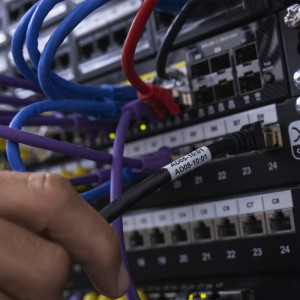 Brother P-touch CUBE Pro PT-E920BT Imprimante d'étiquettes transfert thermique monochrome avec Bluetooth