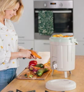 EDA Poubelle à compost BOKASHI, 8 litres, chaux/amande