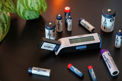 ANSMANN Batterie Tester Comfort Check, LCD-Display