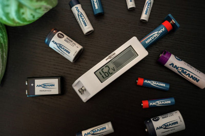 ANSMANN Batterie Tester Comfort Check, LCD-Display