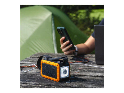 Xtorm : RUGGED FLASHLIGHT POWERBANK 40K 40.000 100W TORCH BLACK ORANGE